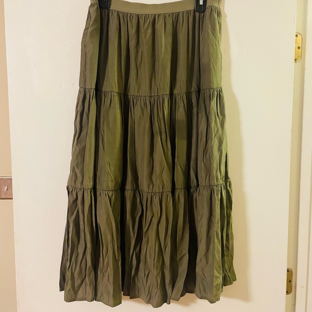 Green midi tiered skirt size XL